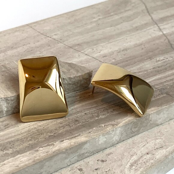 NEW~ Anthropologie Gold Rectangle Metal Post Earrings - Picture 1 of 6